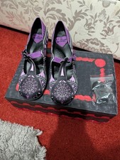 HOT CHOCOLATE DESIGN GOTHIC