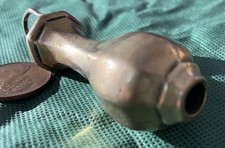 Toilet cistern light servants