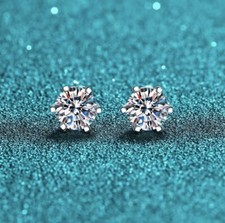 1ct Moissanite Stud Earrings D