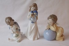 3  NAO FIGURES GOODNIGHT KISS