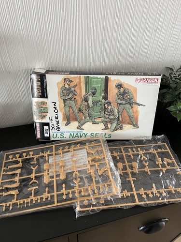 Dragon scale model kit - scale,