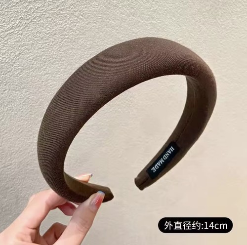 New wide padded - new, dark