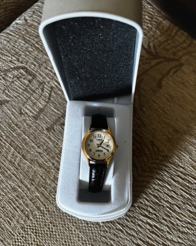 Lorus vintage 2000s women's