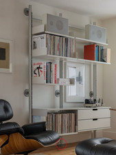 Vitsoe 606 – Floor Bracket -