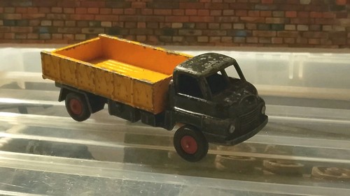 Britain lilliput 608 3 - lilliput,