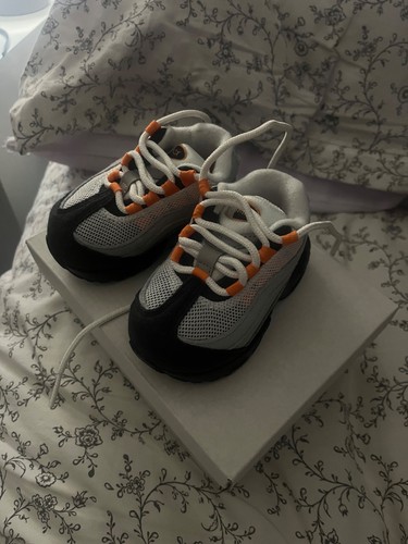 Exclusive orange air - exclusive,