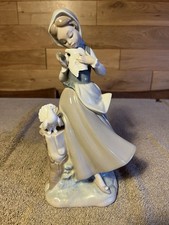 LLADRO Girl with doves