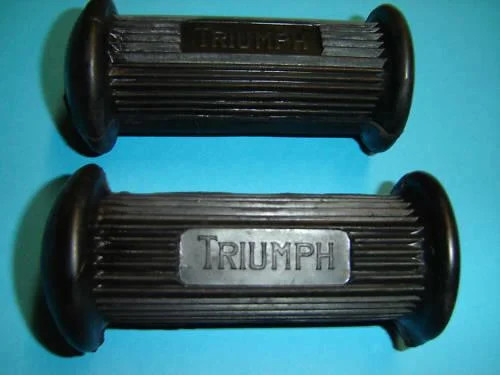 Pair triumph riders - pair,