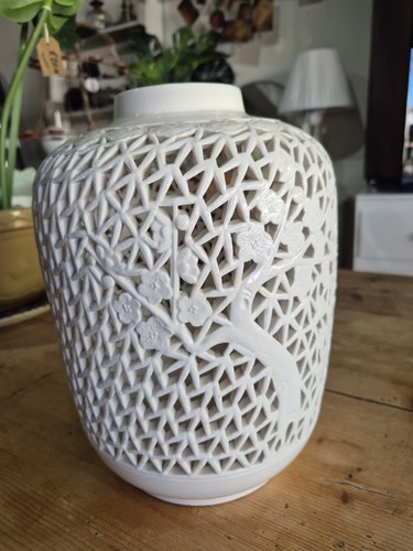 Mid century reticulated lamp - mid,