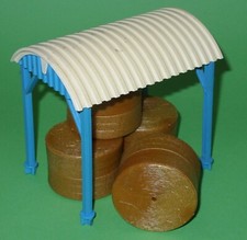 Britains Farm / 1743 Round Hay Bales x4 & Shed