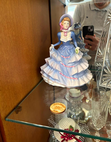 Royal doulton pretty ladies - royal,