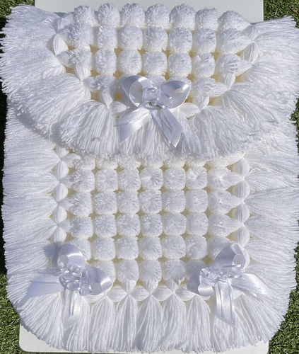 Beautiful thick pom - pom,