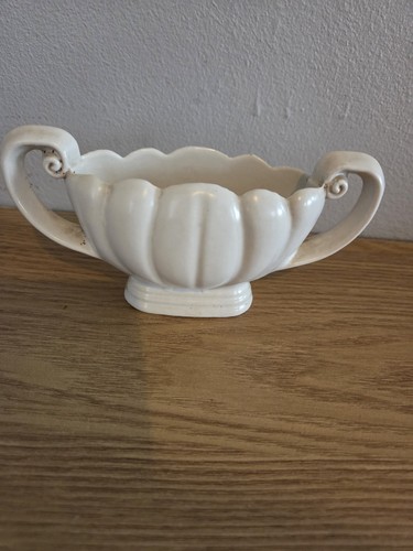 Wade white ceramic mantle vase - white,