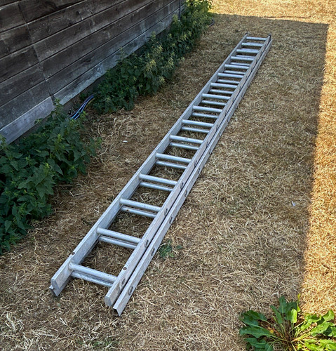 Aluminium extension ladder - aluminium,