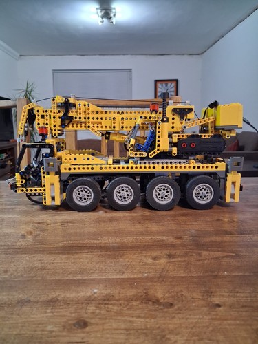Lego 8421 mobile crane - lego,