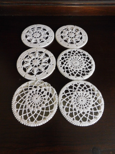 6no round glass coasters with - 6no,