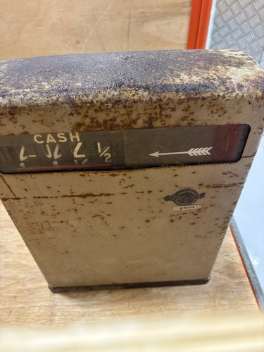 Old cash till with keys - cash, used