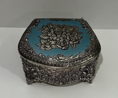 Ornate footed trinket - footed,