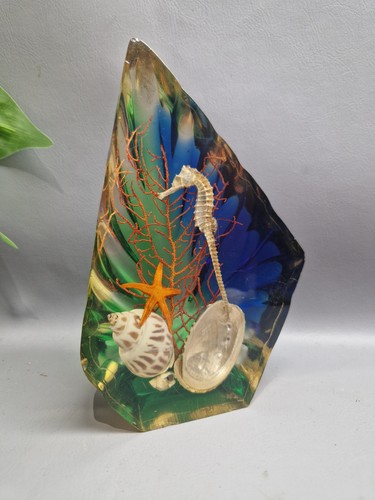 Kitsch vintage lucite - kitsch,