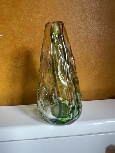 Green streak knobbly pattern - streak,