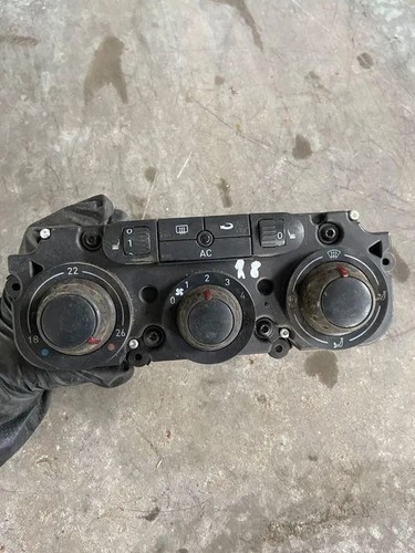 Jetta city sedan climate - jetta,