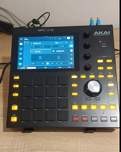 Akai mpc one sampler - one, &