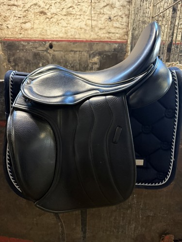 Inch dressage saddle - inch,