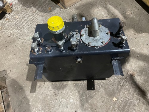 Hydraulic oil tank baroness - tank, x