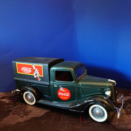 Solido scale diecast ford - scale,