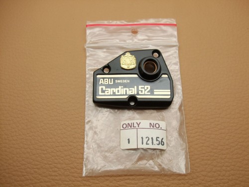 Abu cardinal side - side,