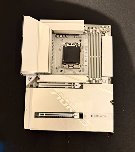 Gigabyte b850 aorus stealth - aorus,
