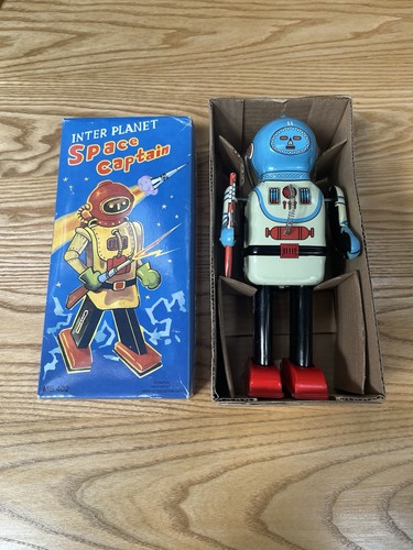 Inter planet space captain - planet,