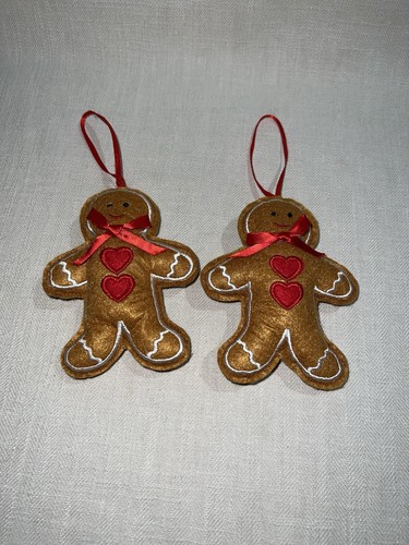 Gingerbread men with red - with,