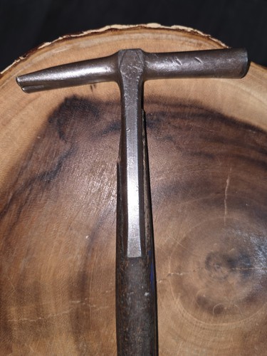 Antique vintage hammer - /,