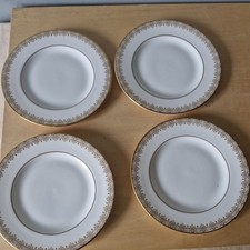 Royal Doulton 16.5 cm Gold