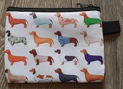 Dachshunds clothes coin - in,