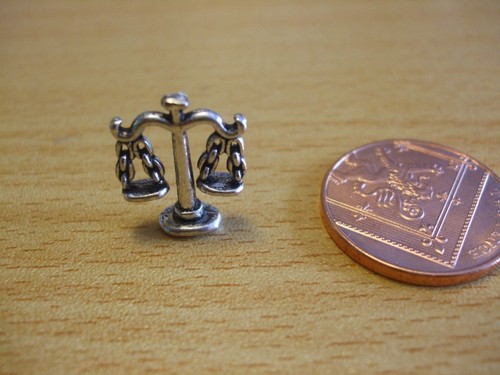 Miniature old fashioned - , scales