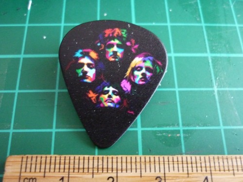 Queen pin badge handmade - badge,