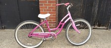    A RARE Schwinn  ‘Debutante   ladies Beach Cruiser. Excellent condition, 