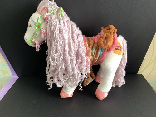 Groovy girls neighing - girls,