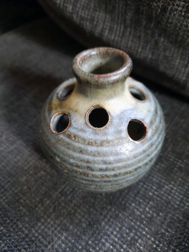 Ives bud vase - st,