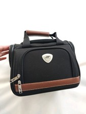 International Traveller, Black