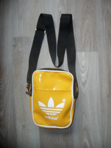 Men mustard adidas small - men’s,
