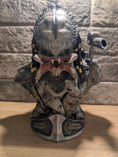 Predator model bust hand - predator,