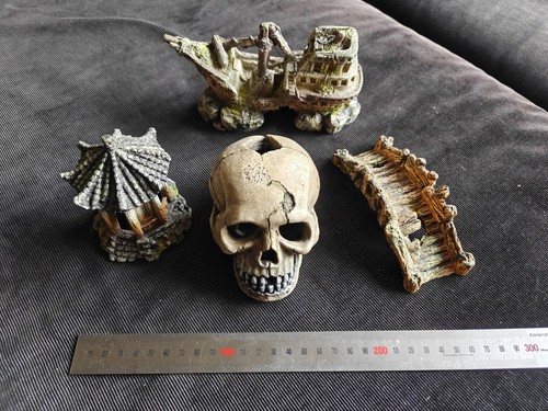 Aquarium ornaments job lot