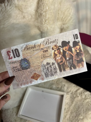 Rare bratz doll old - £10, note