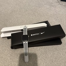 Apple WHITE  Watch Series SE  5 Nike+ 40mm - Used