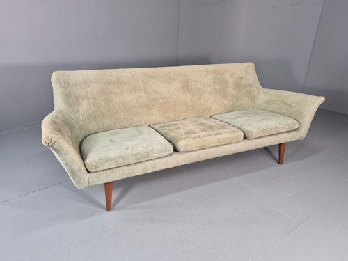 Three seat midcentury sofa - seat,