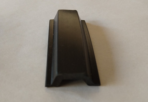 Top hat black insert plastic - insert,