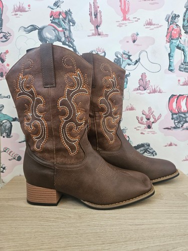 Brand new cowboy boots size - boots, 6